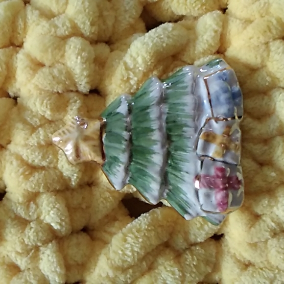 Vintage Christmas Tree Broach - Picture 3 of 3